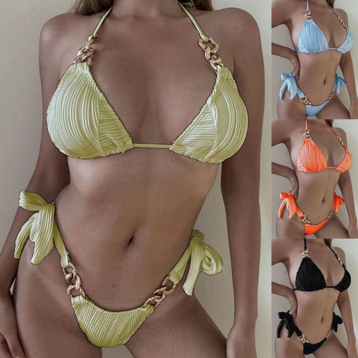 Dame Triangel-Bikini-Sæt med innovativ rynkning og dekorative kædeelementer Stilla