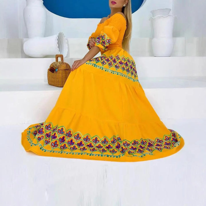 Kvinders Boho Maxi Kjole med Off-the-Shoulder Design og Legendes Broderi Detalje