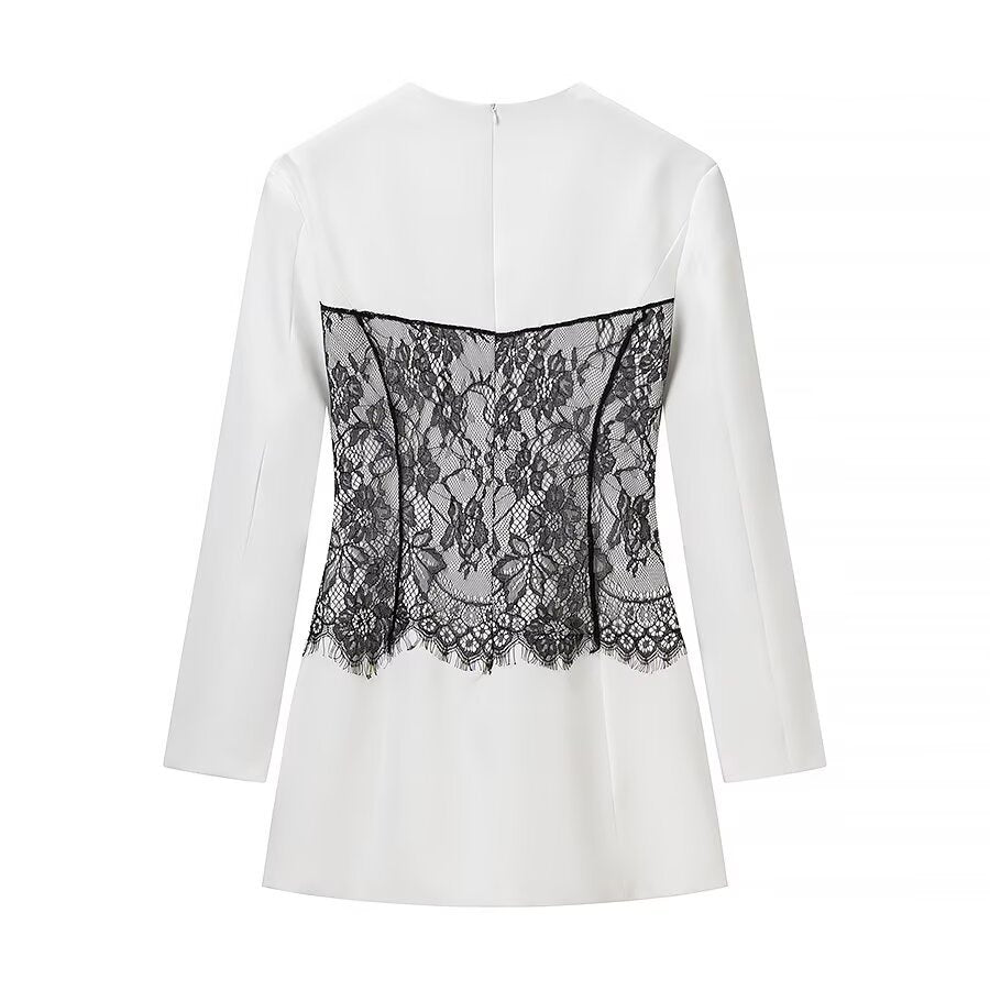 Kvinders blondkjole med sofistikeret design og elegante detaljer Stilla