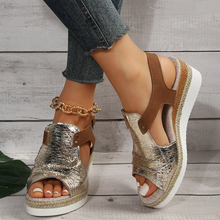 Dame wedge-sandaler med moderne åbne remme og komfortabel platformsål Stilla
