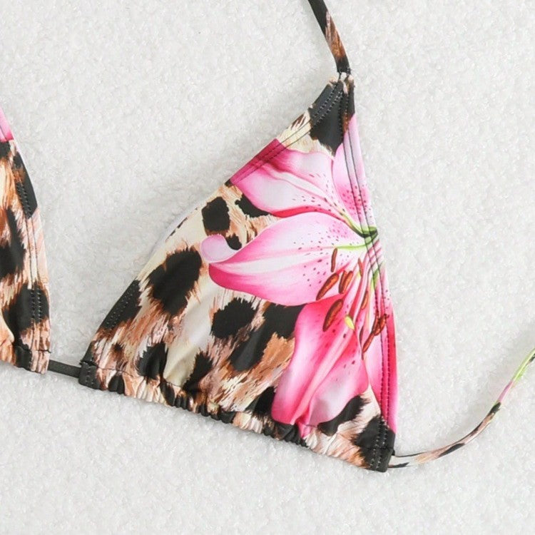 Dame bikini sæt med elegant leopard mønster og legende blomster detaljer Skovae