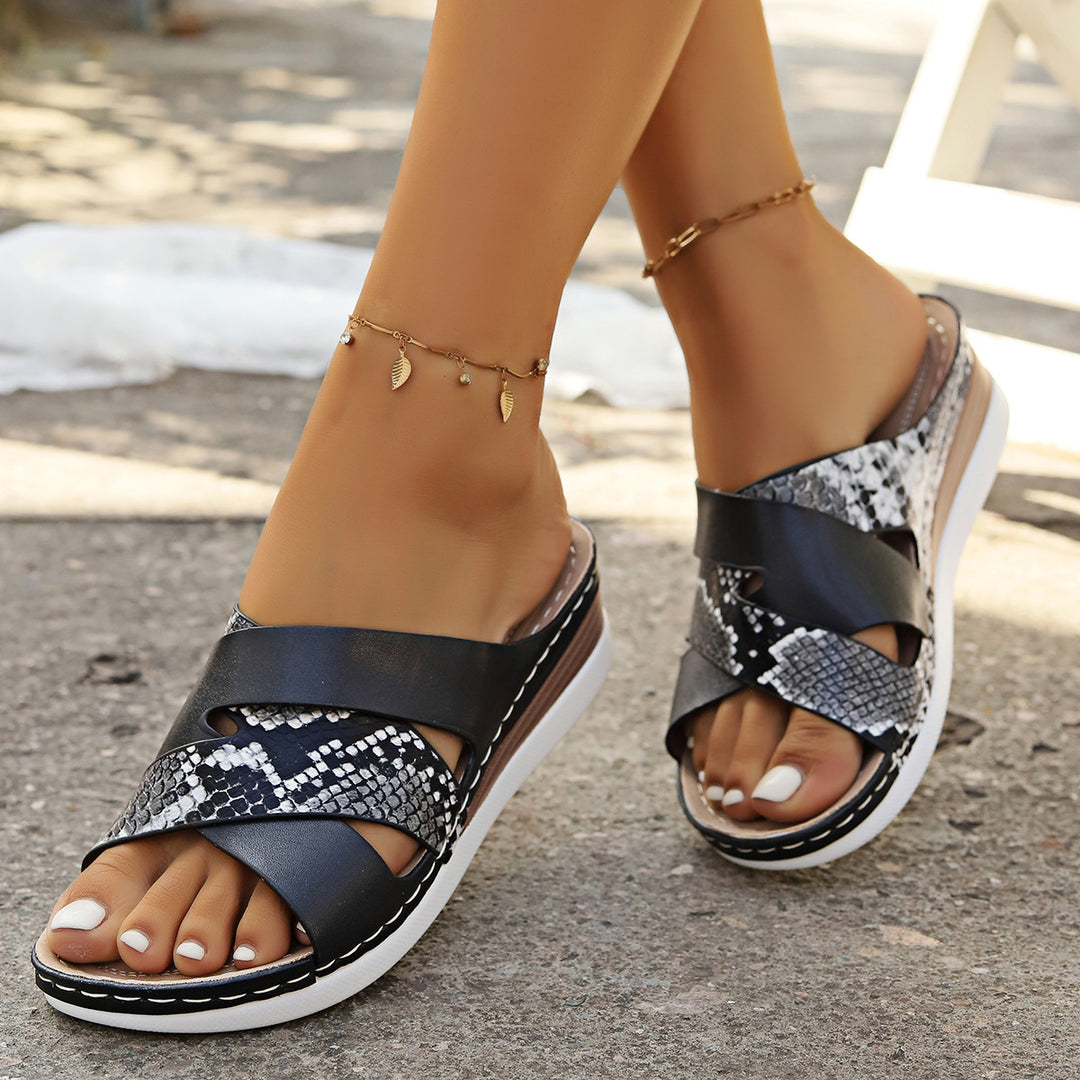 Dame Mode Slide-sandaler med moderne krydsrem Stilla