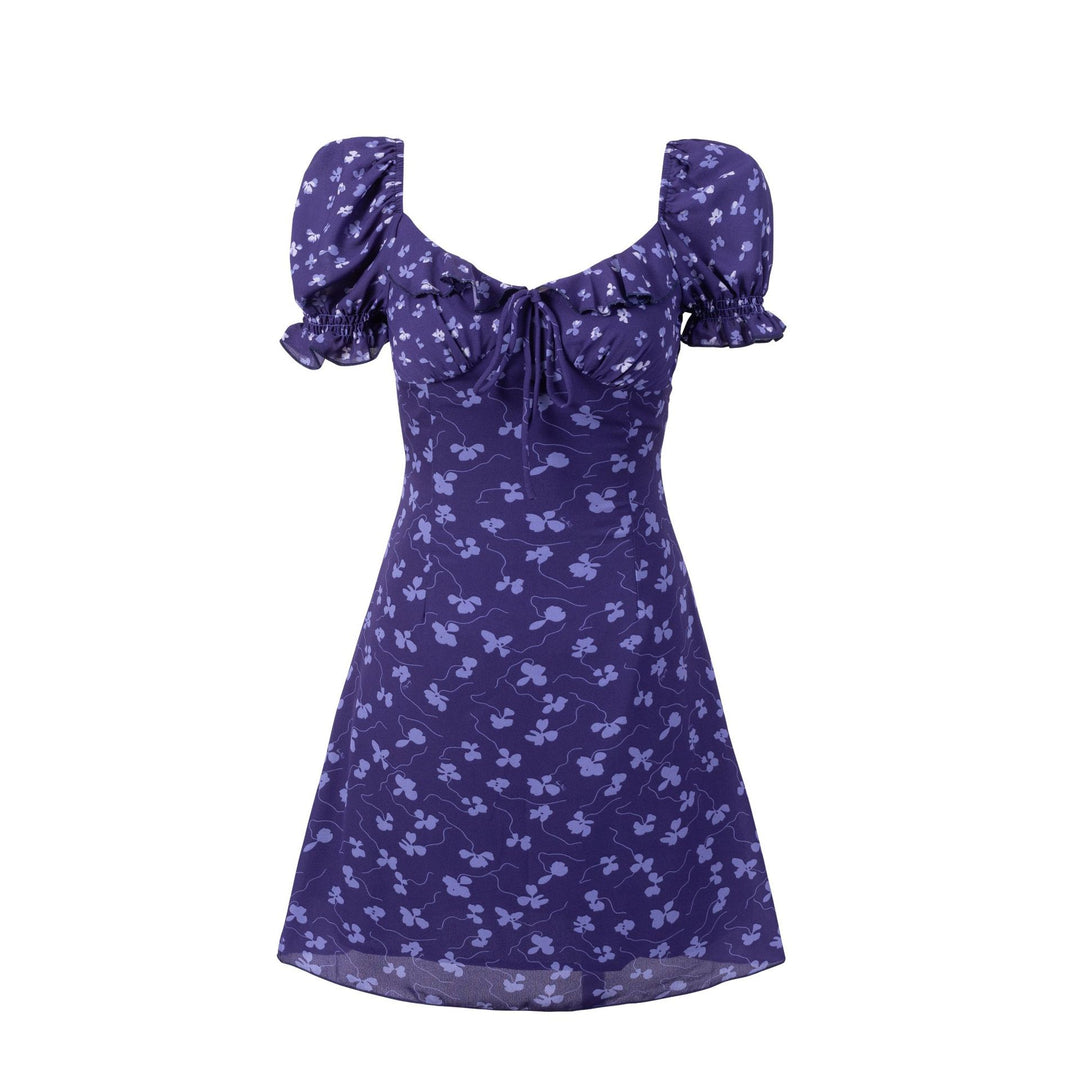 Dame sommerkjole med ruffles detaljer og blid blomsterbroderi Stilla
