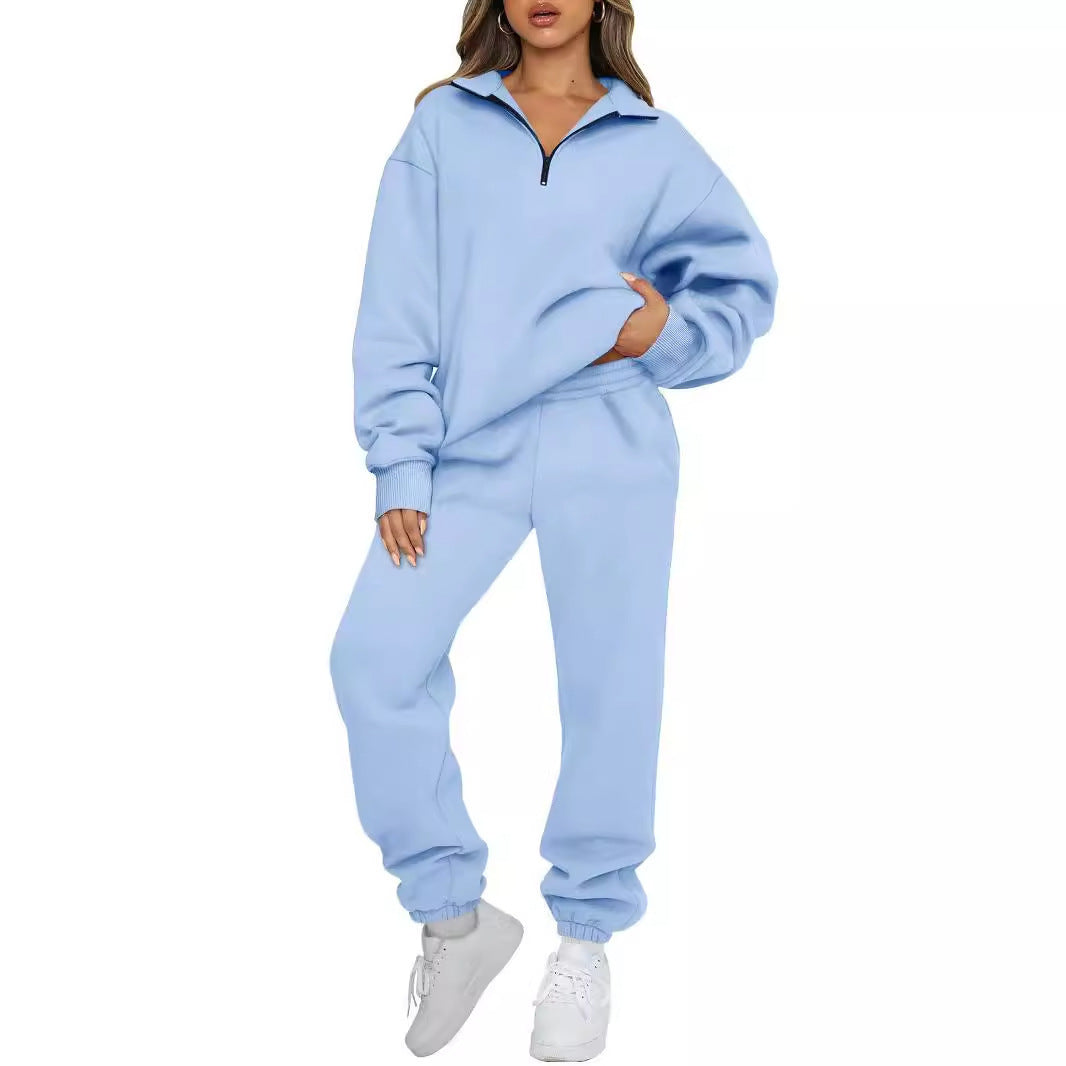 Kvindernes komfortable sæt med sweatpants med moderne ståkrave og kengurulomme Skovae