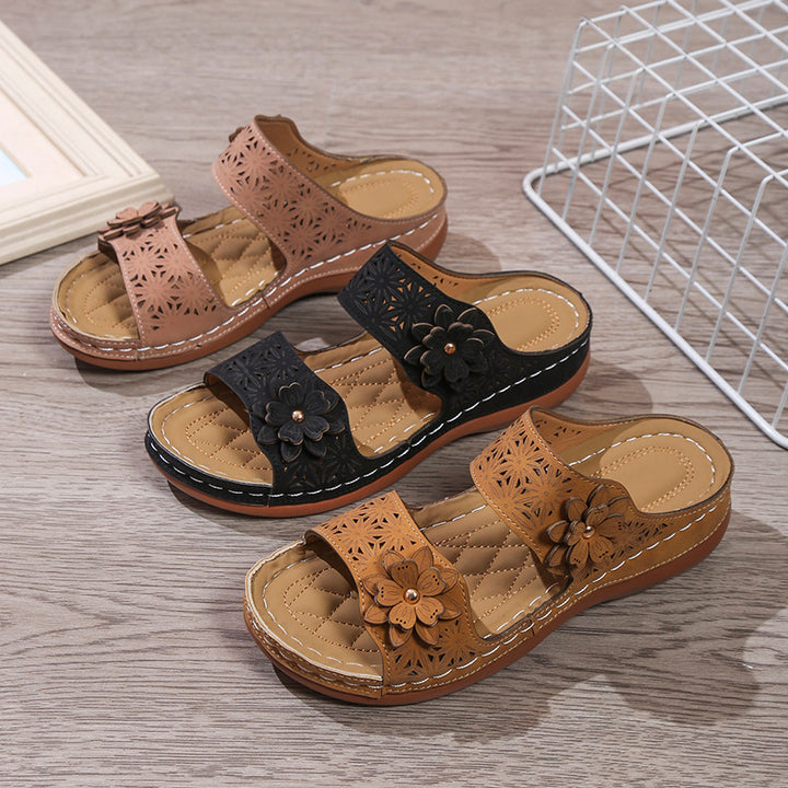 Dame sandaler med florale detaljer og ergonomisk fodseng Stilla