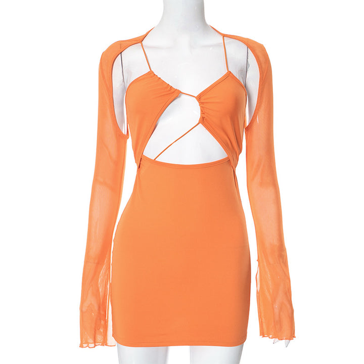 Damekjole med asymmetrisk cut-out-design og lange transparente ærmer Stilla