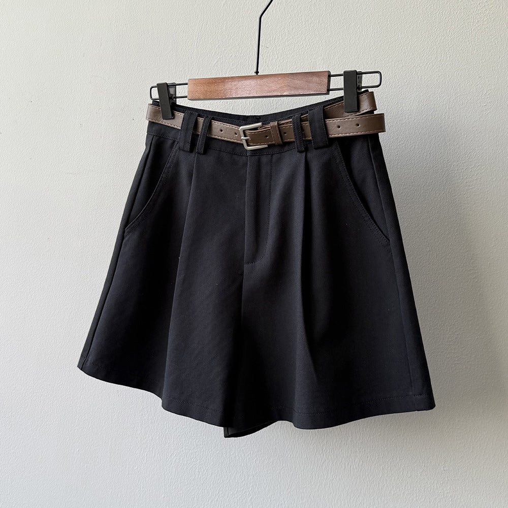 Dame korte Chino-shorts med dekorativt bælte og sidelommer Stilla
