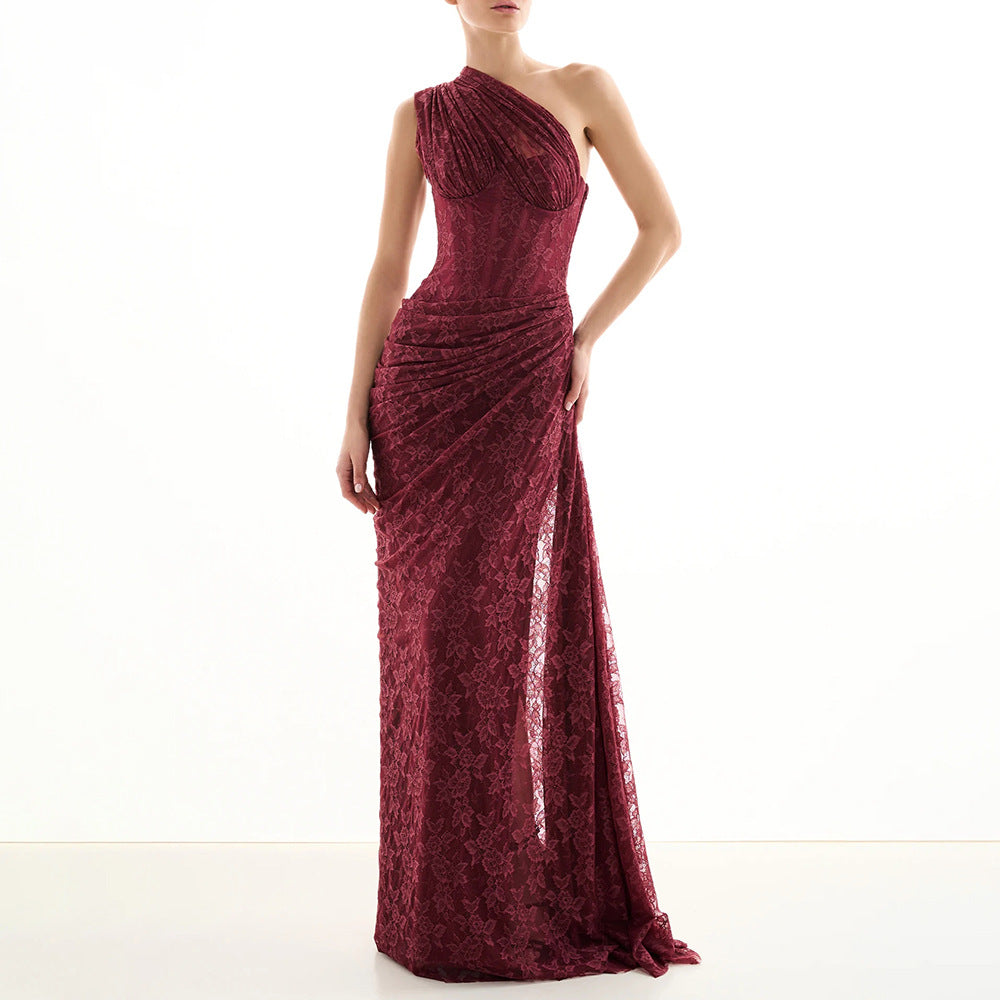 Dame elegant aftenkjole med asymmetrisk one-shoulder design og blomster spidsbesætning Skovae