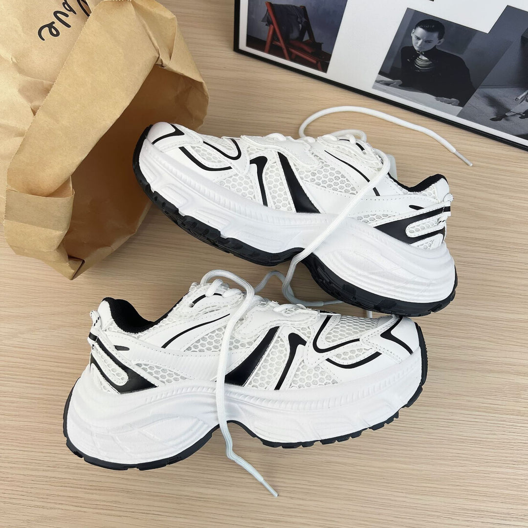Dame Sporty Sneakers med reflekterende designelementer og åndbart mesh-overflade Stilla