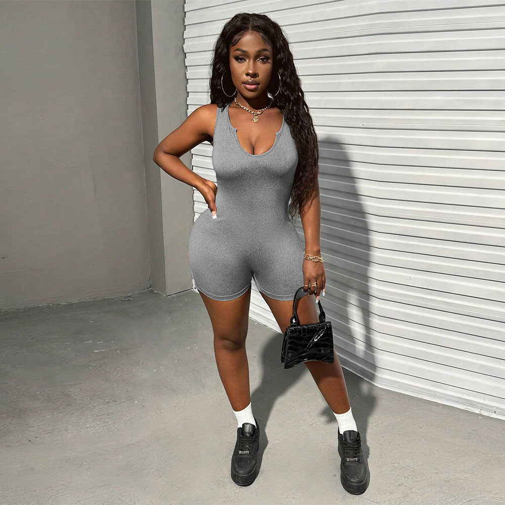 Kvinders sporty jumpsuit med dyb V-hals og figursyet pasform Stilla