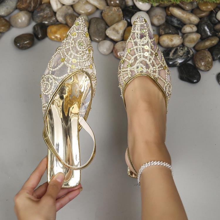 Dame Elegante Slingback-Pumper med filigransk spidsemønster og komfortabel blokhæl Stilla