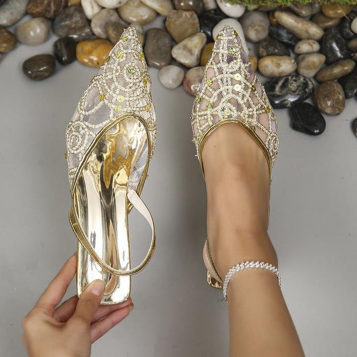 Dame Elegante Slingback-Pumper med filigransk spidsemønster og komfortabel blokhæl Stilla