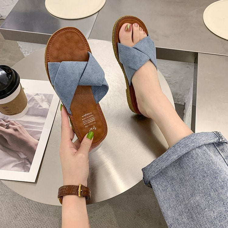 Dame Komfortable Sandaler med snoet remdesign og let polstret sål Stilla