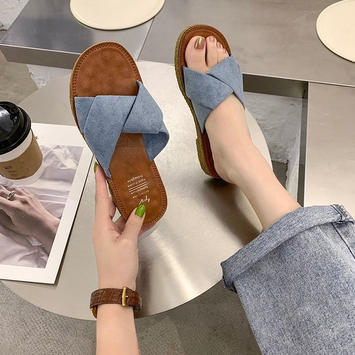 Dame Komfortable Sandaler med snoet remdesign og let polstret sål Stilla