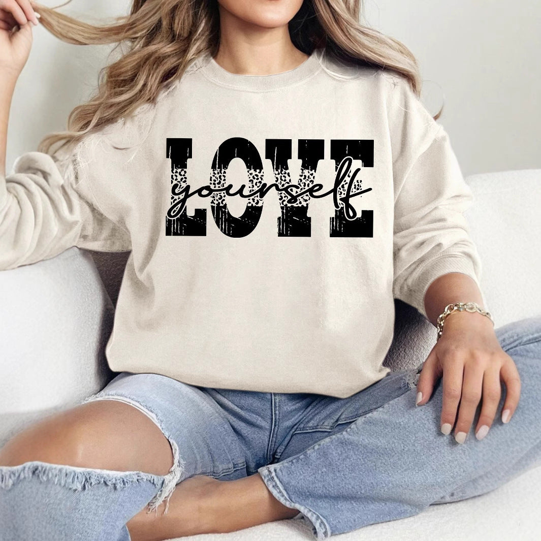 Kvinders sweatshirt med kreativ LOVE påskrift og afslappet pasform Stilla
