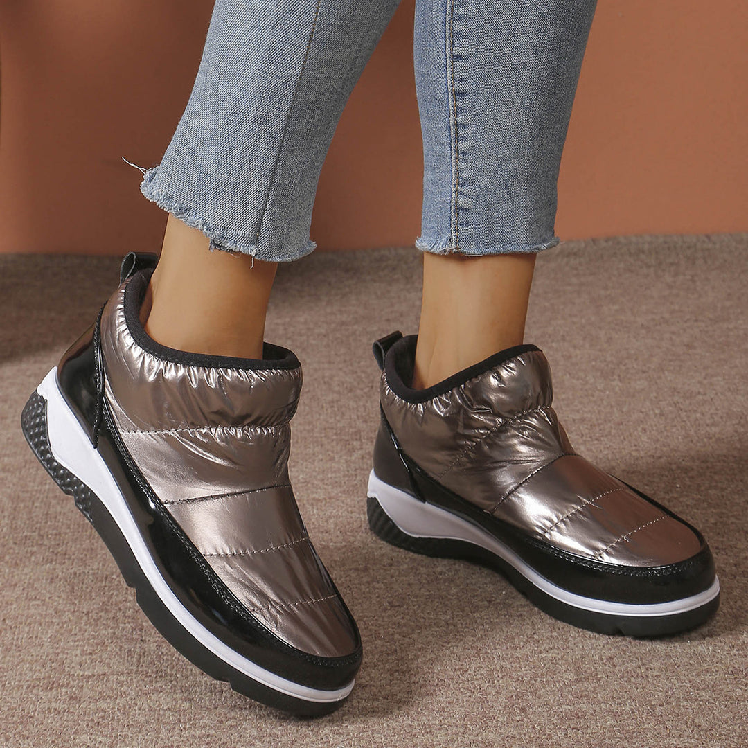 Dame Komfortable Sneakers med elastisk skaftekant og skridsikker sål Stilla