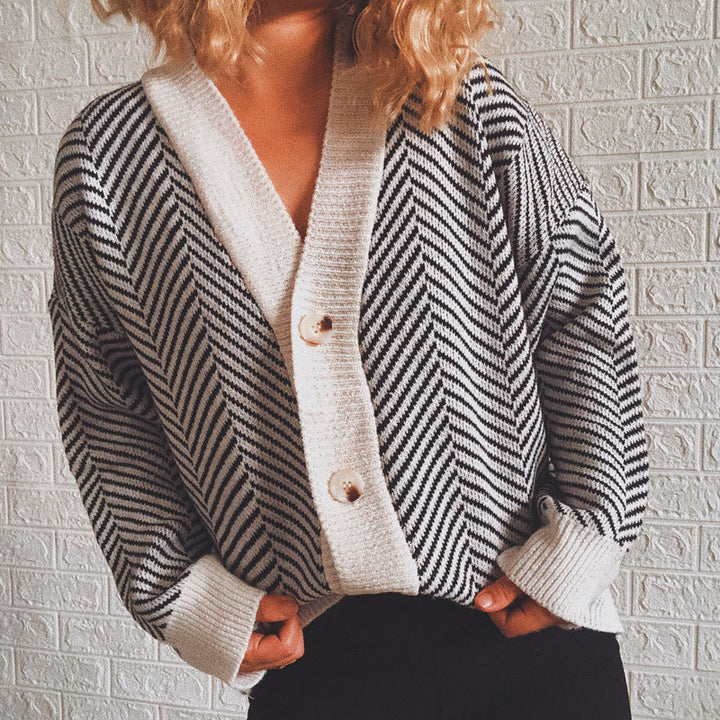 Kvinders cardigan med zigzag mønster og knaplukning Stilla