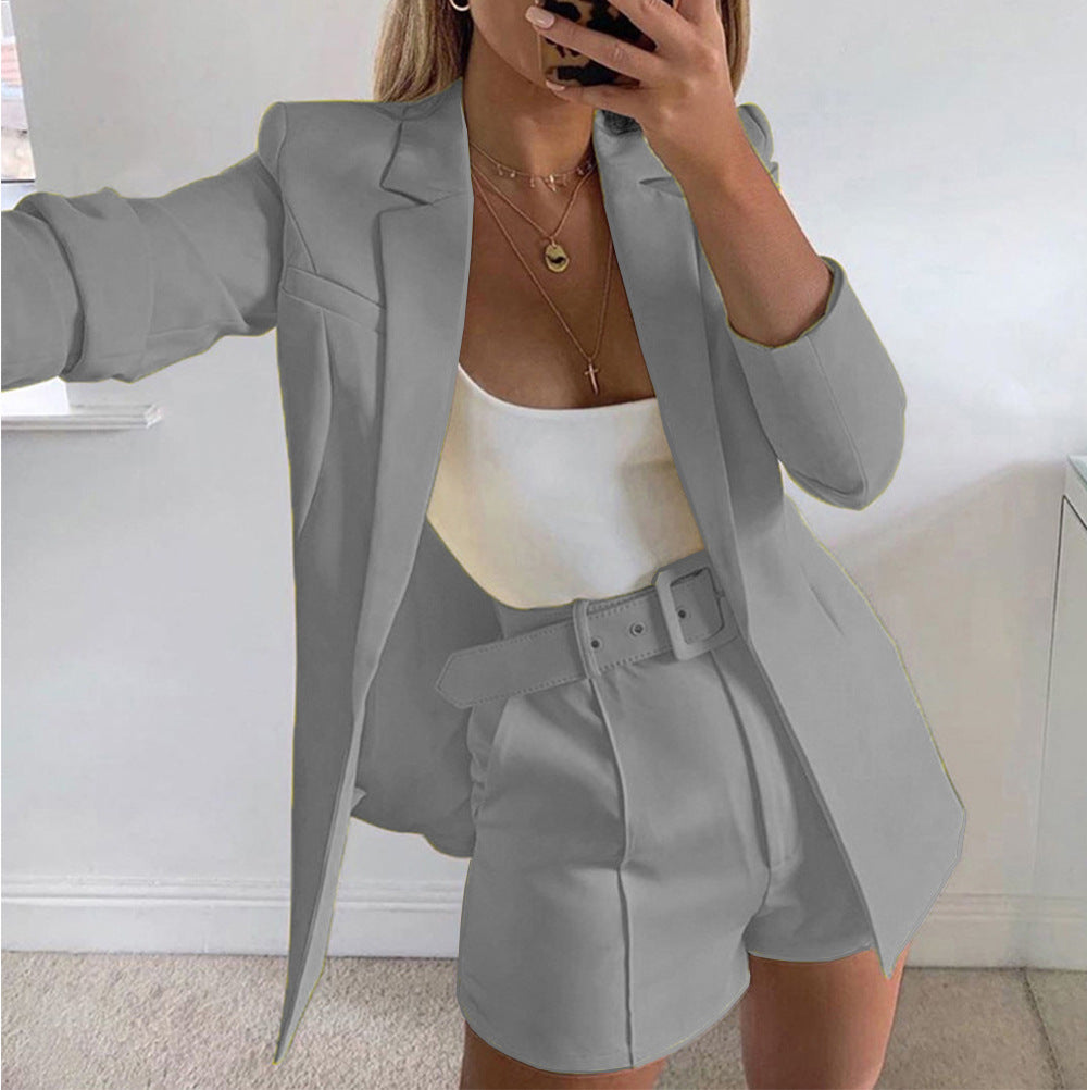 Dame Mode Blazer sæt med figursyet snit og højtaljede shorts Skovae