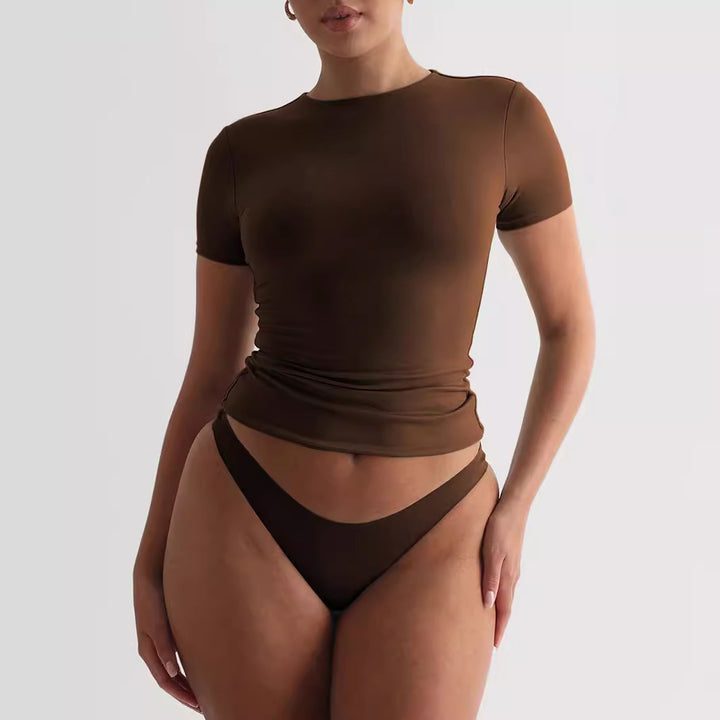 Dame tætsiddende T-shirt lavet af åndbart stretchmateriale med kortærmet design Stilla