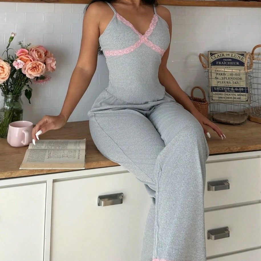 Femme Soft Loungewear Set med sart spidskant Stilla