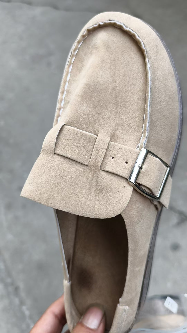 Dame Clogs med elegant spænde-design og komfortabelt fodseng Stilla