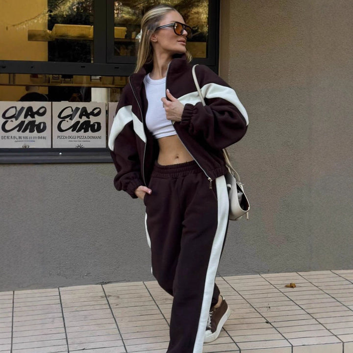 Kvinders sports fleece sæt med høj krave og blouson stil skæring Skovae