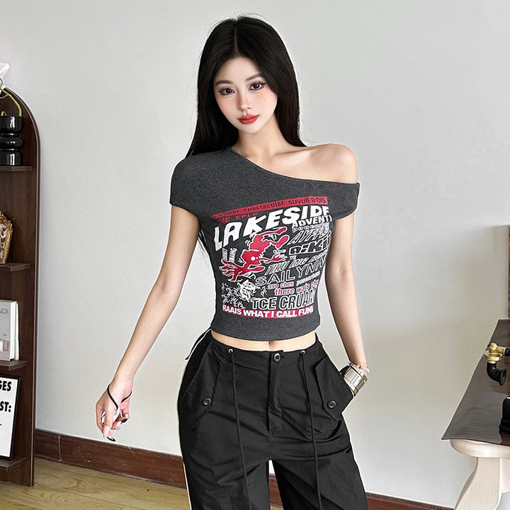 Dame Crop-Top med asymmetrisk snit og grafisk print Stilla