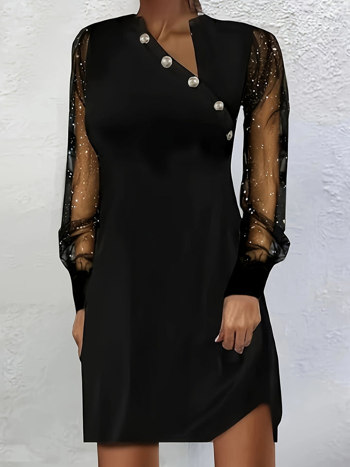 Dame minikjole med transparente ærmer og glamourøse knapper Stilla