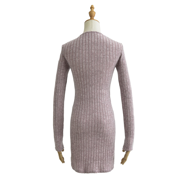 Dame strikkjole med lynlås og elegant ribdesign Stilla
