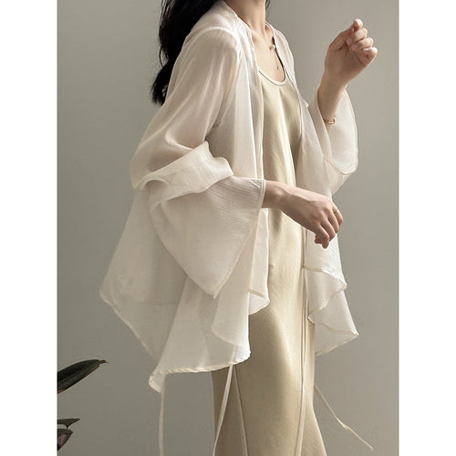 Dame let kimono-jakke med elegante bindebånd og luksuriøst stof Stilla