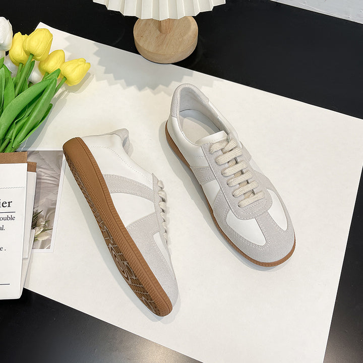 Dame mode Sneakers med kombineret læder- og ruskindsdesign og skridsikker sål Stilla