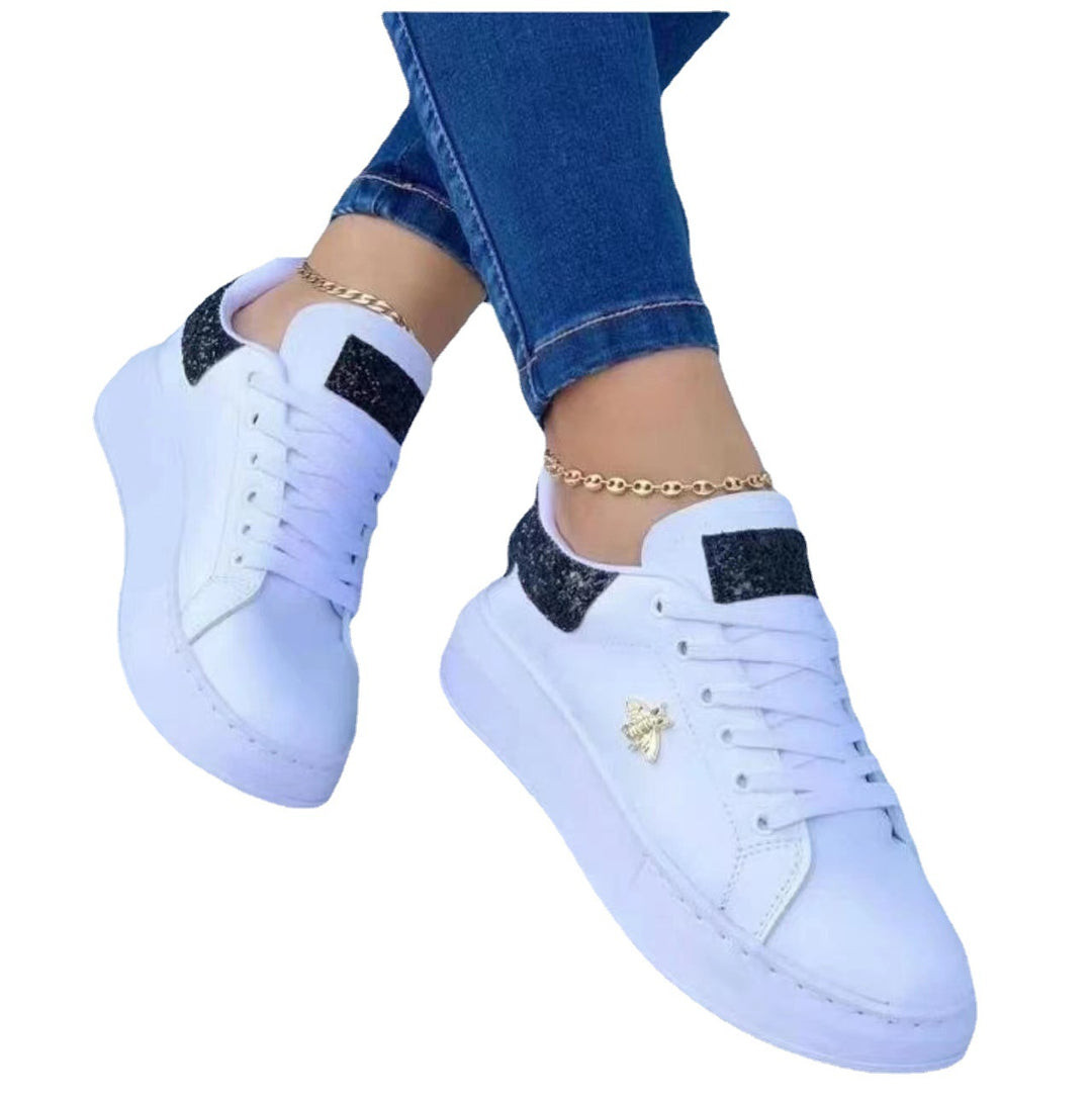 Dame Modische Sneakers med glitrende detaljer og komfortabel sål Stilla