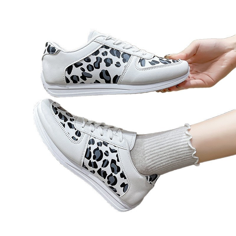 Dame sneakers i moderne leopardprint-design med skridsikker sål og åndbart overmateriale Stilla