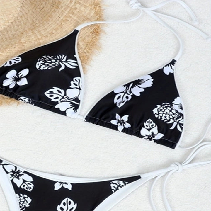 Dame triangel-bikini med blomsterdesign og justerbare bindebånd Skovae