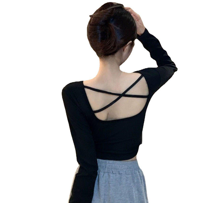 Kvindernes langærmede crop top med krydsryg og elegant V-hals