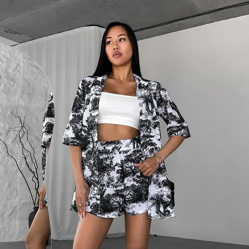 Dame pyjamasæt med elegante blomster mønstre og komfortabel pasform Stilla