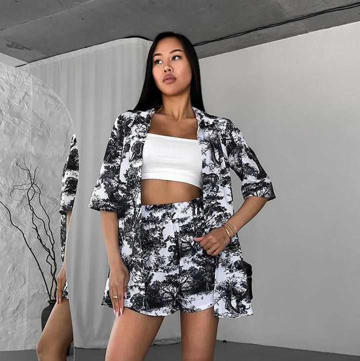 Dame pyjamasæt med elegante blomster mønstre og komfortabel pasform Stilla