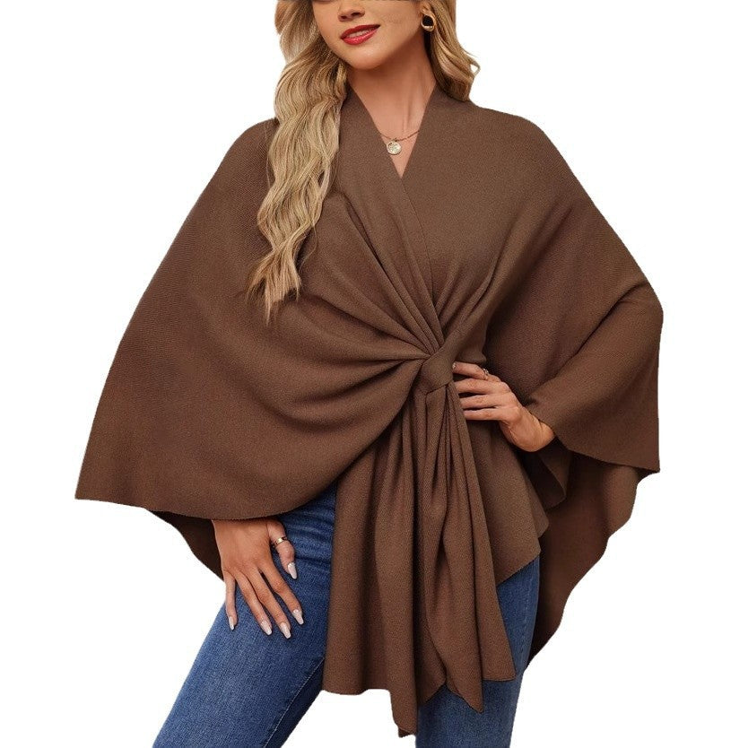 Dame elegant strikkeponcho med raffinerede draperinger og taljebælte Stilla