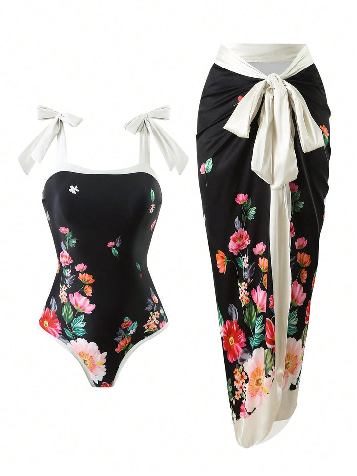 Damer Elegant badedragt med florale accenter og fashionable sarong Skovae