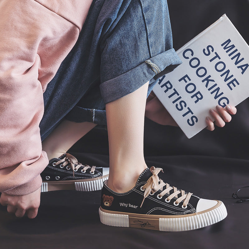 Dame Casual Sneakers med unikt bjørn-detail og robust såleprofil Stilla