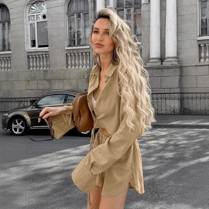 Dame afslappet sæt bestående af cropped skjorte og shorts med justerbar linning Stilla