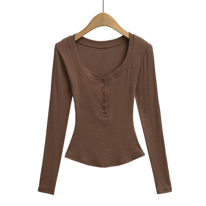 Dame Langærmet Henley Shirt med moderne knaplukning og elegant snit Stilla