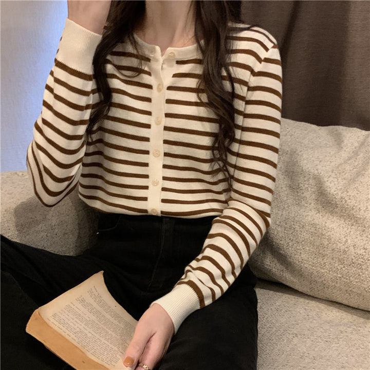 Dame Langærmet Strikket Sweater med Knaplukning Stilla