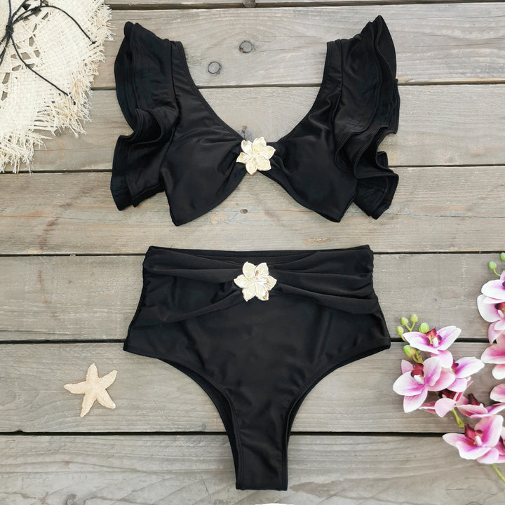Dame Bikini-sæt med elegante volangdetaljer og charmerende blomstapplikationer Stilla