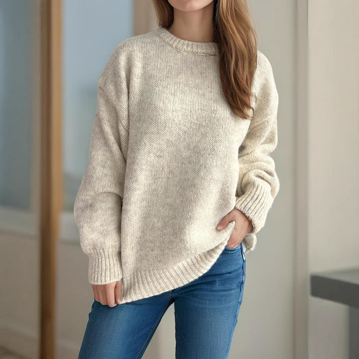 Kvinders chunky strikket sweater med generøse ærmer og moderne snit Stilla