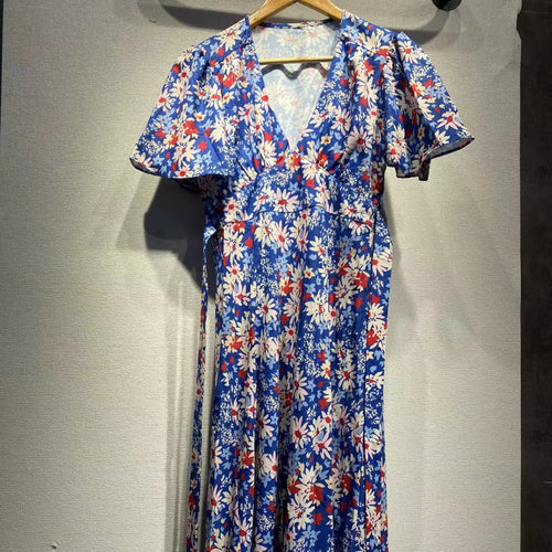 Dame Maxikjole med charmerende blomster mønster og elegant V-udskæring Stilla
