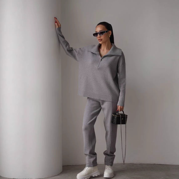 Women's elegant sweatshirt and joggers set with high collar and zipper Skovae