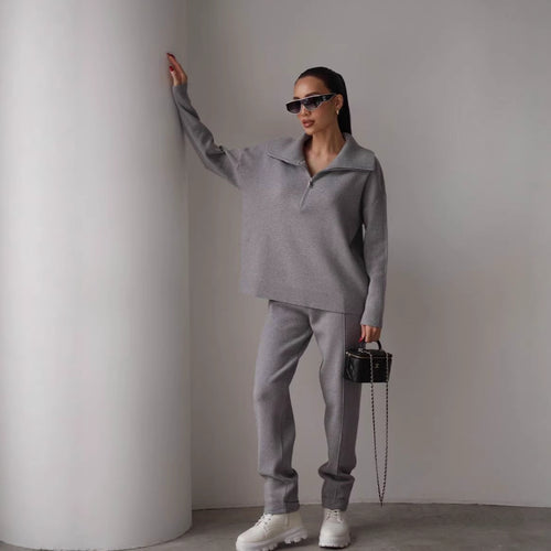Women's elegant sweatshirt and joggers set with high collar and zipper Skovae