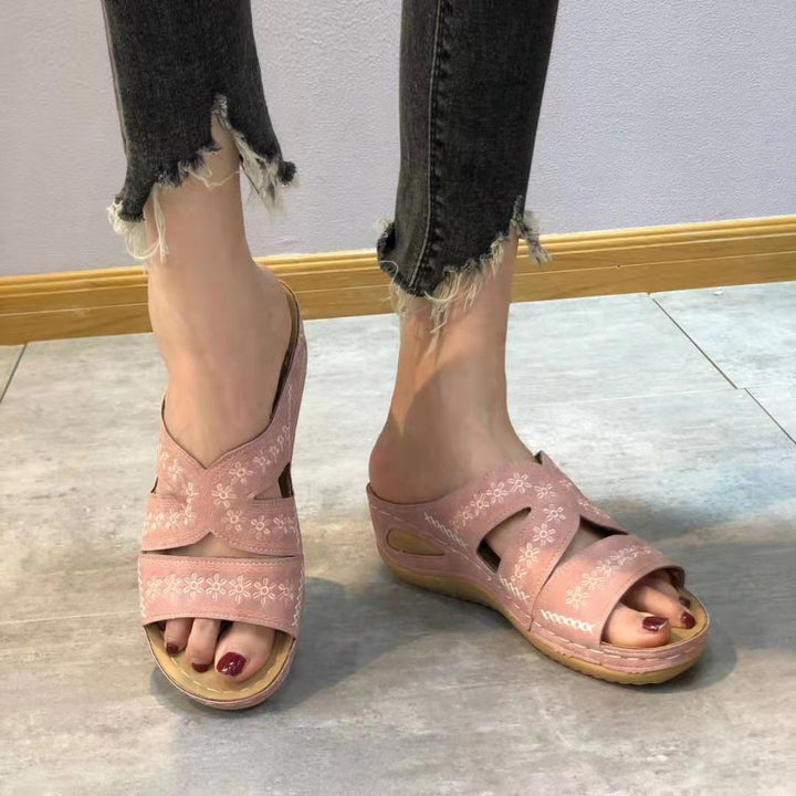 Damekomfortable tæer-split sandaler med blomsterdesign og anatomisk fodseng Stilla