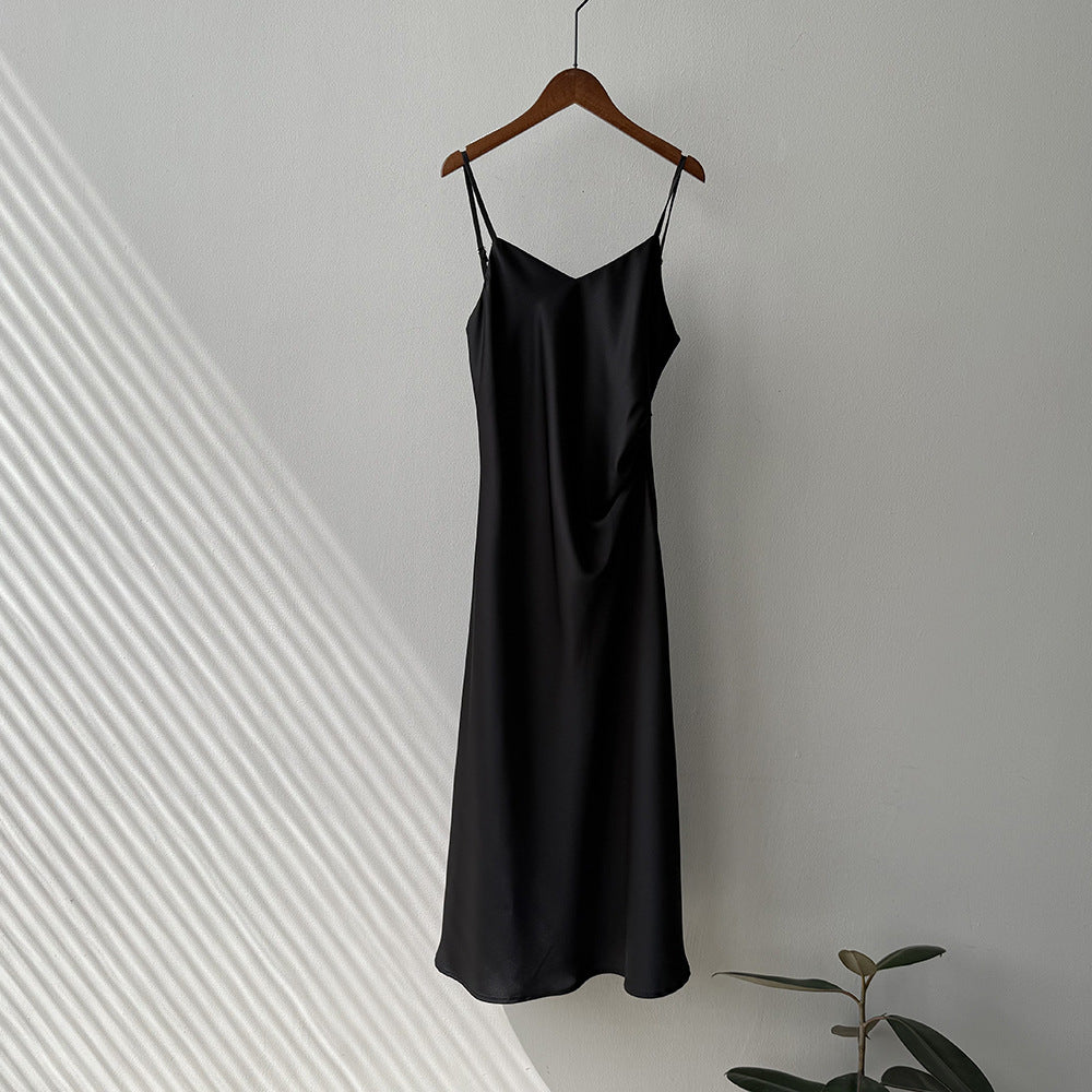 Dame elegant maxikjole med spaghetti-stropper og raffinerede drapering-detaljer Stilla